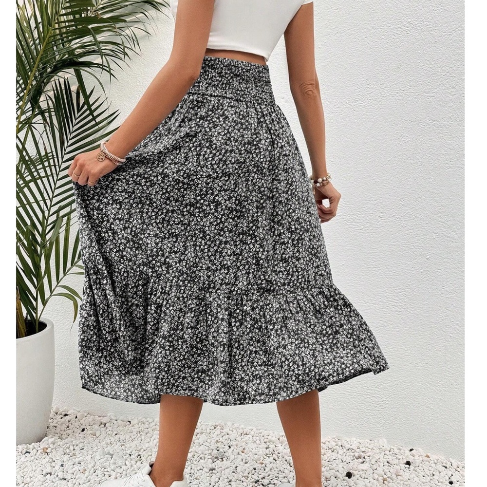 Maternity Floral Print Shirred Stretchy Waist Skirt - Picture 4 of 10